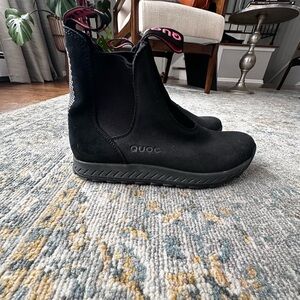 Quoc women’s cycling Chelsea Boots Black Size 10